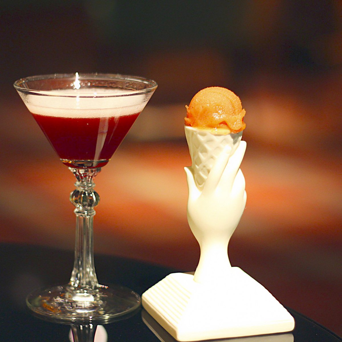 CoqueMadrid's tweet photo. Cóctel Coque club y Helado de Bloody Mary, coctelería en estado puro.
.
#CoqueLive #Restaurantes #LaCocteleríaDeCoque #RestauranteCoque #TurismoMadrid #Madrid #HermanosSandoval https://t.co/WxhlEH19h1