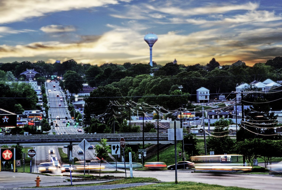 OleMissPix's tweet photo. Happy Wednesday. Smile!

RT if you love Oxford, MS! https://t.co/mIHb9mrbfY