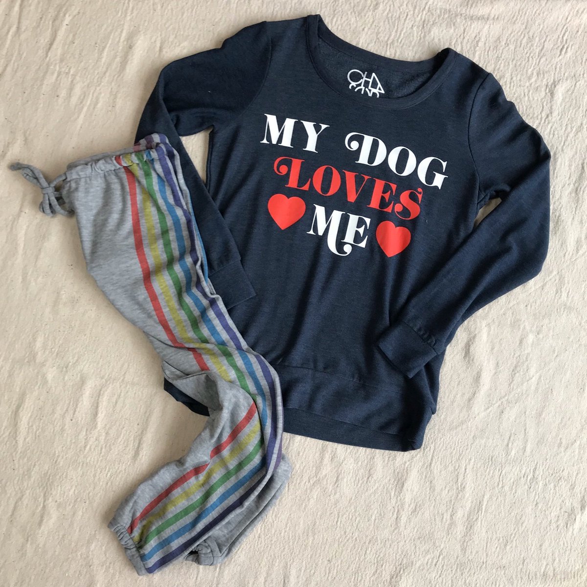 bluestarbazaar's tweet photo. Grab this sweatshirt and cozy track pants and let everyone know who your number one fan is.
.
.
.
#mydoglovesme #dogsofinstagram #dogmom
#wiltonct #westonct #westportct #ridgefieldct #norwalkct #bluestarbazaar #shoplocal #boutique #boutiqueshopping #ootd https://t.co/JLxLv8yXM4