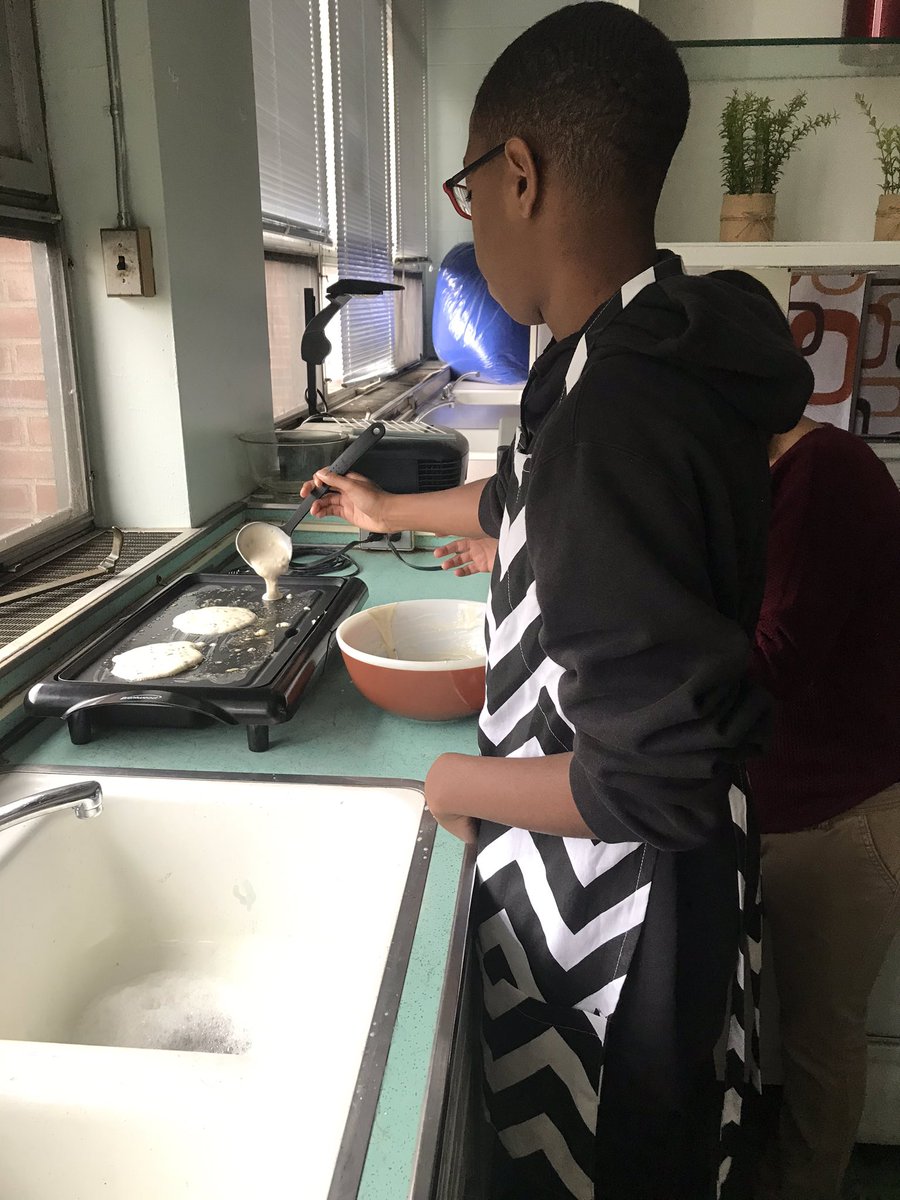 AFavia_NM's tweet photo. Breakfast in the HS 🥞🍽 @NMSpecServ_NJ https://t.co/pGQu43teHd