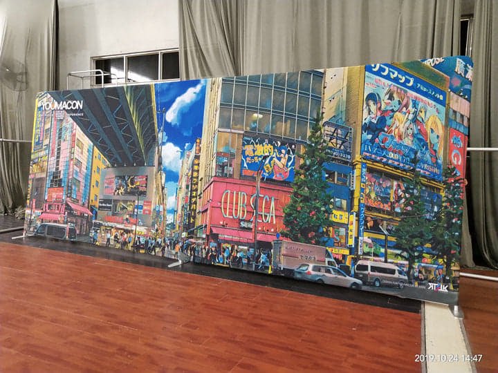 Youmacon's tweet photo. Looking to get that epic photoshoot with friends? How about checking out the Youmacon Photo Arena! We are excited to introduce 6 different backdrops that'll be available in the back of the Exhibit Hall. Be sure to check them out and share them with #photoarena and #youmacon https://t.co/ORVv3t8yNS