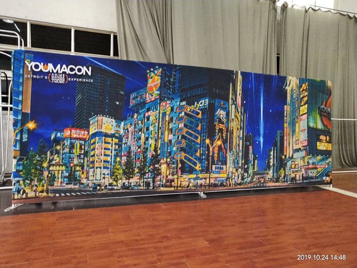 Youmacon's tweet photo. Looking to get that epic photoshoot with friends? How about checking out the Youmacon Photo Arena! We are excited to introduce 6 different backdrops that'll be available in the back of the Exhibit Hall. Be sure to check them out and share them with #photoarena and #youmacon https://t.co/ORVv3t8yNS