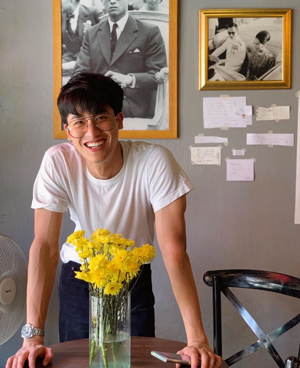 allabouttaynew's tweet photo. #รูปนี้แม่ถ่าย สดใสได้แม่ เพราะพาแม่ไปเที่ยว อย่าลืมชวนคนที่บ้านไปเที่ยว แล้วมาโชว์รูปที่พ่อแม่เราถ่ายให้กันนะครับ #Parentographer #APTHAI #TheAPWorld
Cr @Tawan_V https://t.co/fmLnCkuxk1