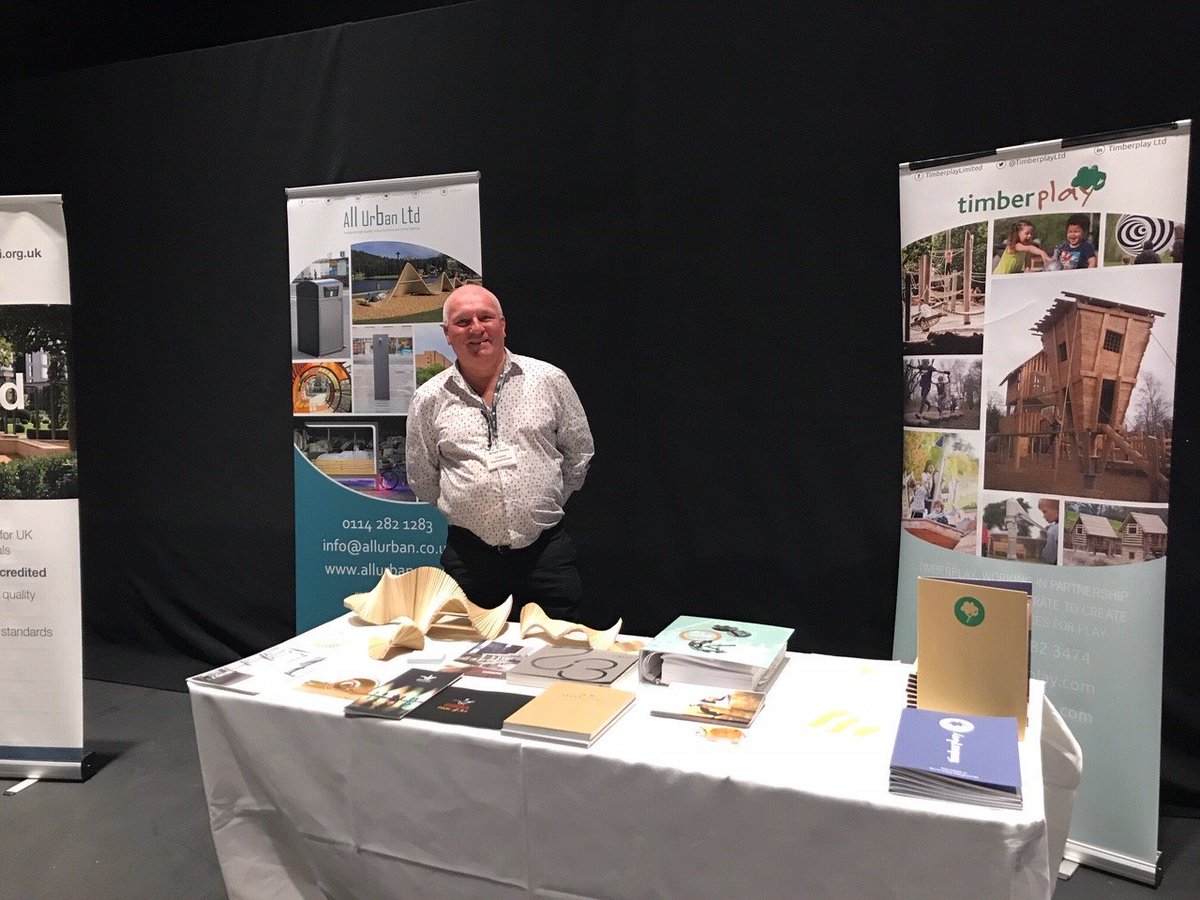 AllUrbanLtd's tweet image. Brian at the last @specifiLS event of 2019! What a year. We've met lots of landscape professionals - it has been a great success. We will be exhibiting again in 2020 and look forward to the new year. 
Thank you to everyone at @SpecifiDay who put on a great show!