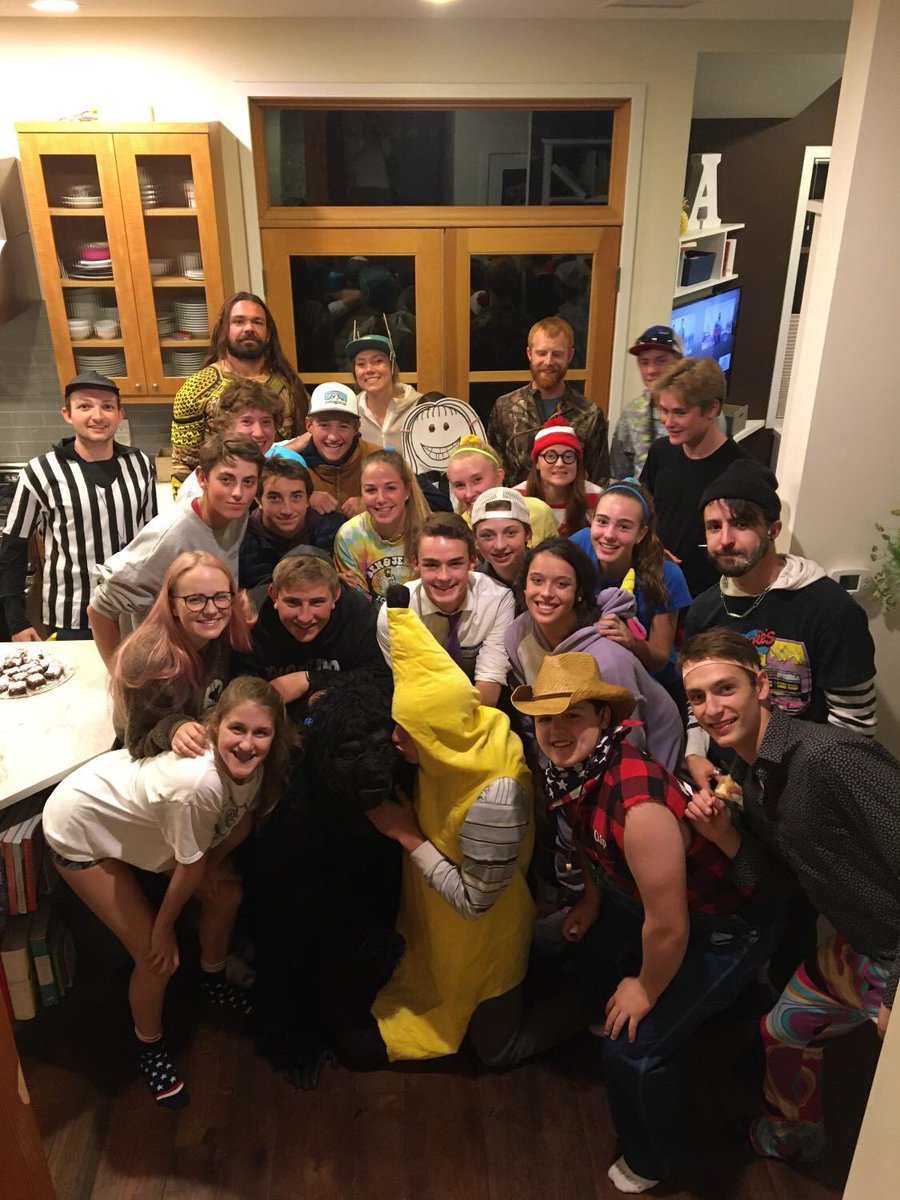 YLAspen's tweet photo. Costume Club was Spooktacular!  Great costumes and a ton of fun. See you all next week. #avyl #ylaspen #ylbasalt #ylcarbondale #ylcrv https://t.co/nWo0l21mFm