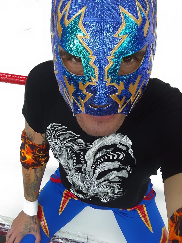BicitlanRadio's tweet photo. Pedalean por un sueño. Gracias a su trabajo como bicimensajeros Javier Ibarra, Ernesto “Panterita” Dianzo, y Struendo García pueden dedicarse a sus otras pasiones: la escritura, el boxeo y la lucha libre. Hoy en Bicitlán Radio, por @Reactor105 , 4 pm, nos contarán sus historias. https://t.co/Ss3fGGSKCr