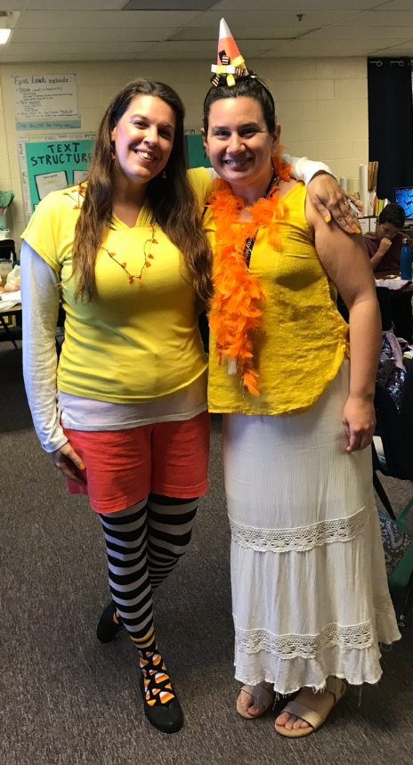 MrsCCorley's tweet photo. Happy National Candy Corn Day!
We're making text structure &amp; main idea fun.
@Brandy_Kirby10 
@bakerelembears 
#candycorny 
#bestyearyet https://t.co/cJkLVecB7K