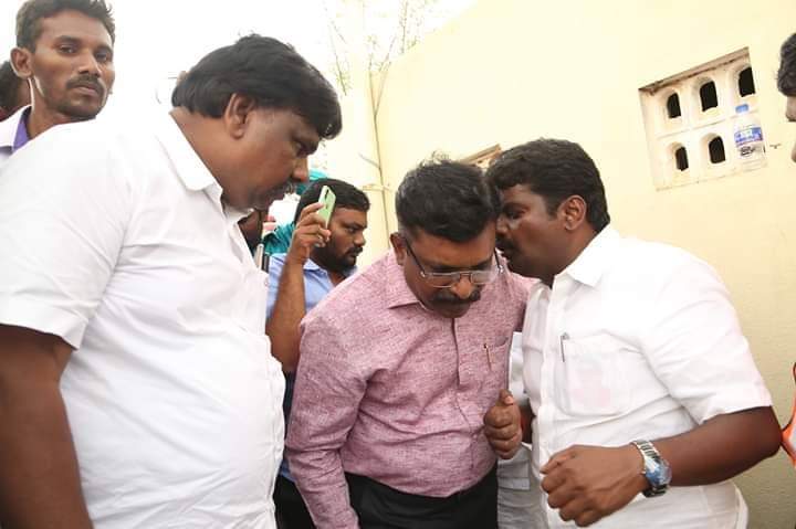 MpThol's tweet image. அக் 27 :

நிலவுக்கும் &amp;amp; செவ்வாய்க்கும் செல்ல தொழில்நுட்பங்கள் உள்ளன!

ஆனால் ஆழ்துளை கிணற்றில் விழும் குழந்தையை மீட்க உரிய தொழில்நுட்பங்கள் இல்லை!.

இது ஓர் வெட்கக்கேடு!

-தலைவர் தொல் திருமாவளவன் MP

ns7.tv | ##TholThirumavalavan | #SaveSujith | #PrayForSujith