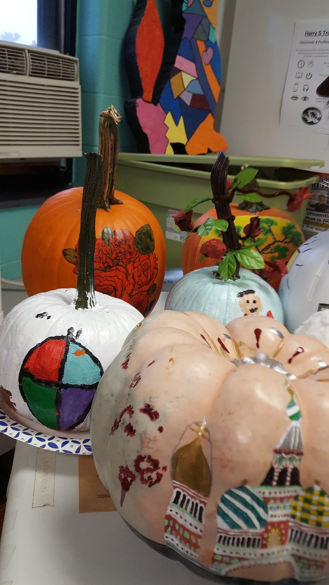 TrumanLieberman's tweet photo. The competition in our #AdvancedPlacementLiterature #LiteraryPumpkinPatch is stiff. Who will surface at the top of the patch? #btsdtigers @jcranetruman https://t.co/0cXqWqOqS4