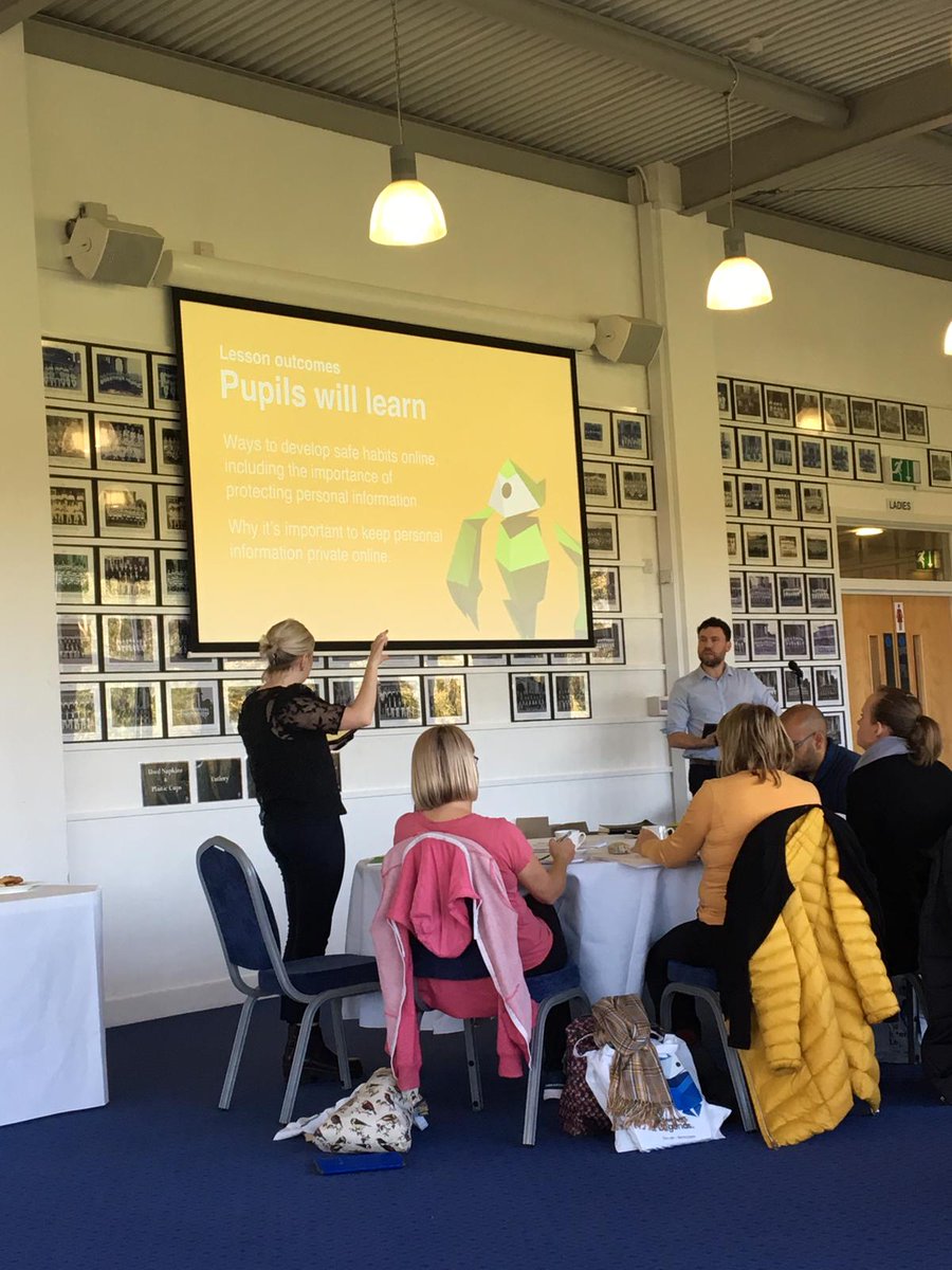 TheParentsZone's tweet photo. How can we help children to be safe and confident #online?

We had a fantastic morning answering this question with the teachers of #Canterbury!

Join the conversation at a FREE #BeInternetLegends workshop in #Cardiff, #Birmingham or #Belfast next month: https://t.co/dRqIfnysGN https://t.co/HO97XsYZp2