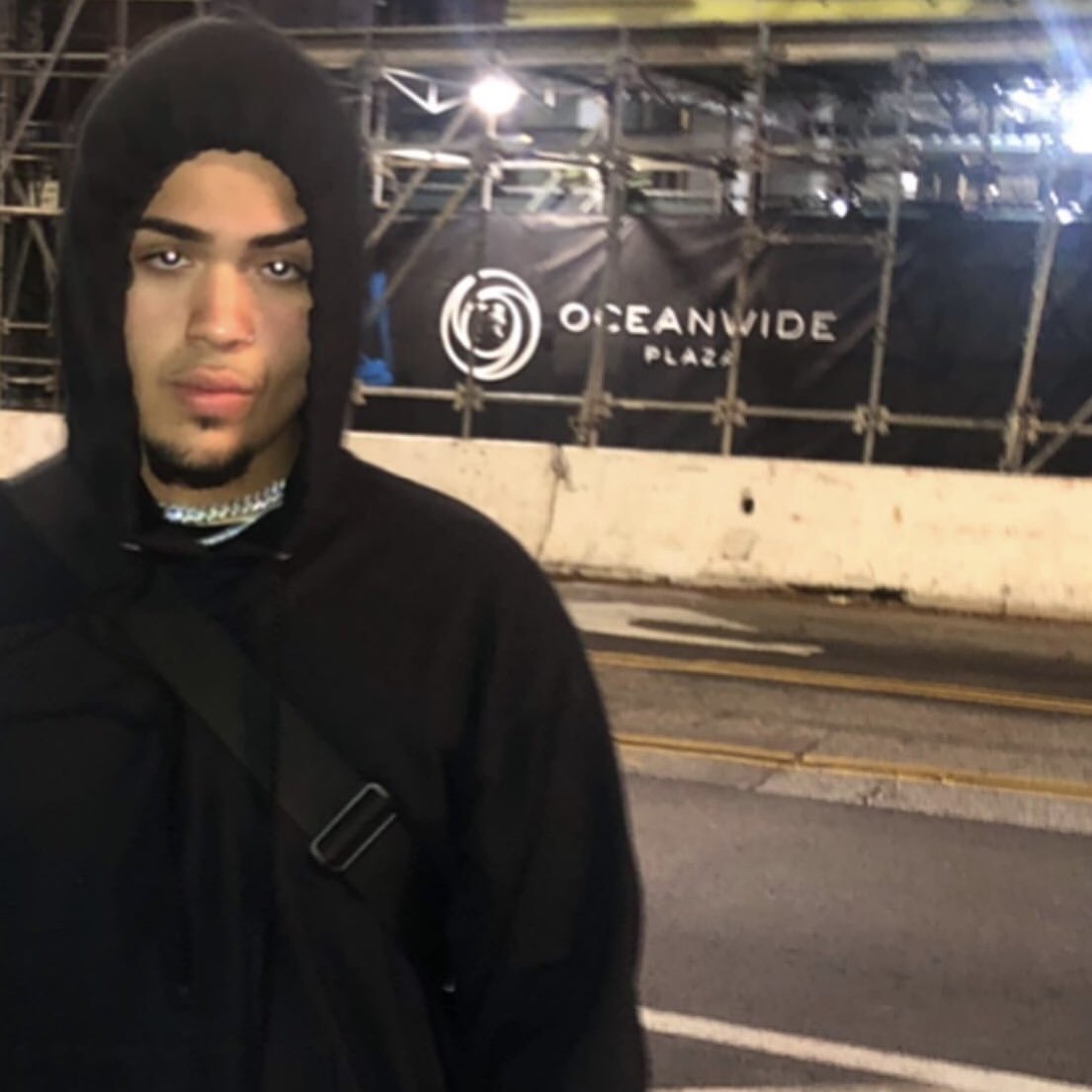 dimelojuju's tweet photo. i was missing miami a lil too hard while on tour cause in miami even the goth hoes les gusta el reggaeton😞💕🦇 https://t.co/zONhE99RWa
