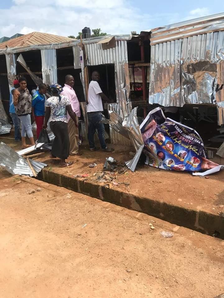 JudithCaleb_JCB's tweet photo. Pastor Of "Sanctuary Of Grace Church" Ungwan Boro Kaduna was Caught with Human Hair, Used Pads, Pampers and other fetish materials, his car and Church has been vandalized. #JCBlog https://t.co/4E0c4xabs4