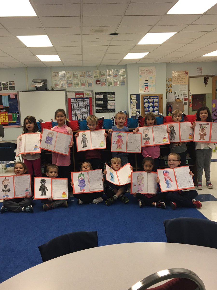 MrsBergerson's tweet photo. Halloween Writing!🎃#Blasdellbees https://t.co/0yBGqwg7cd