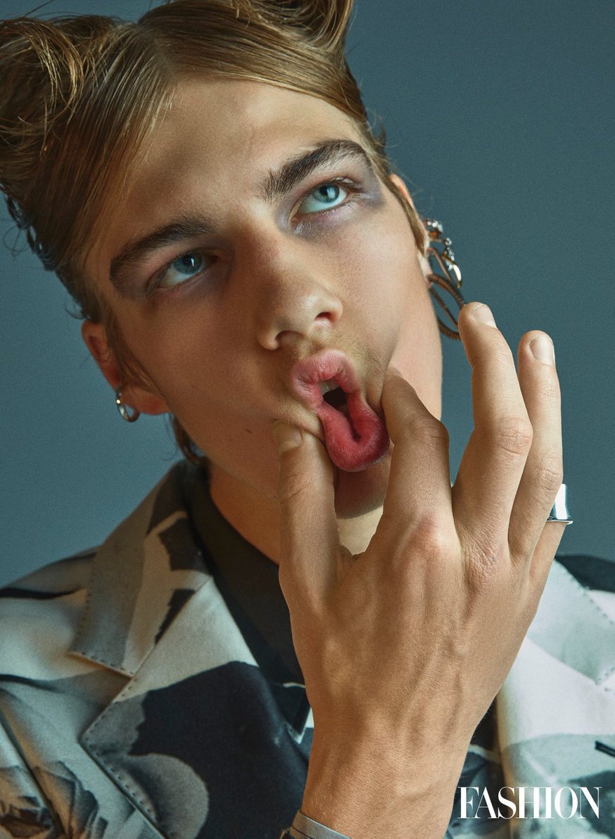 BANGSalonTO's tweet photo. #ThomasTodd killing it for the new issue of @FashionCanada ✖️
#hair @SarahAmson
#makeup @susana_hong
#photography #DavidPicard
#stylist @ElizaGrossman
#creativedirector @G_Antonopoulos
@p1m_toronto #BANGSalon #fashion #editorial #magazine #punk #model #torontohair #torontostylist https://t.co/GJgFiRFDnN