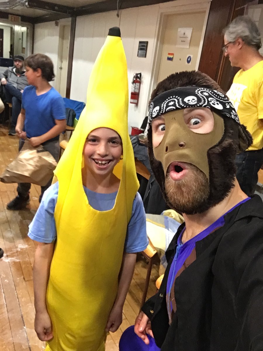 PWSpaceMonkey's tweet image. Because of distraction from #BananaChild 🍌👦🏼, @blkwd666 beat Me @GRKWrestling.

#MonkeySelfie🚀🐒 #PlantInCrowd #Toronto #wrestling