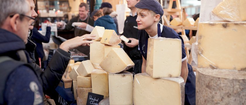 Collisioni's tweet image. Grazie alla collaborazione con Associazione #DEDITUS e Consorzio #CastelmagnoDOP, parteciperemo ai molteplici eventi che si terranno a #Berlino dal 7 al 12 novembre❗️
🤩 Giornate ricche di #eventi nei quali presenteremo i RE del Piemonte: 🍷Barolo Docg e🧀Catelmagno DOP!