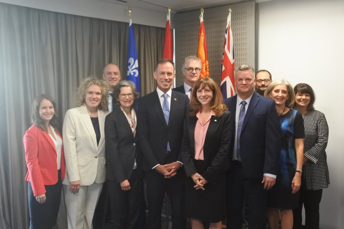 MRIF_Quebec's tweet photo. Ce matin, nous avons échangé avec les représentants des 3 délégations canadiennes présentent au #CMF2019. La ministre @NathalieRoyCAQ en a profité partager les priorités du #Québec : gouvernance + économie + jeunesse! https://t.co/k9qVtkHAXJ