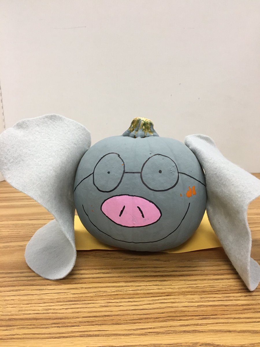 BelleGroveAACPS's tweet photo. Take a look a few of the entries in our Book Character Pumpkin Contest!  There’s still time to enter, entries are due tomorrow!  #bellegrovebulldogs #readersareleaders @AacpSeril https://t.co/znsinoOvOC