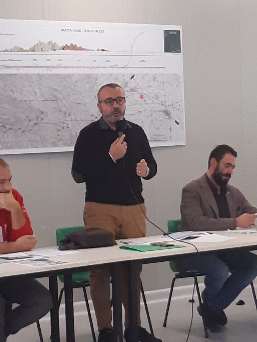 LiguriaCisl's tweet photo. Genova :assemblea #lavoratori #pavimental cantiere #terzovalico integrativo aziendale, manifestazione nazionale #15novembre #filcacisl #filleacgil #fenealuil #ATESTAALTA #NOINONCIFERMIAMO @FilcaCisl @CislLiguria @ottavio05 @StefanoMacale https://t.co/1Bwc7SeRFQ