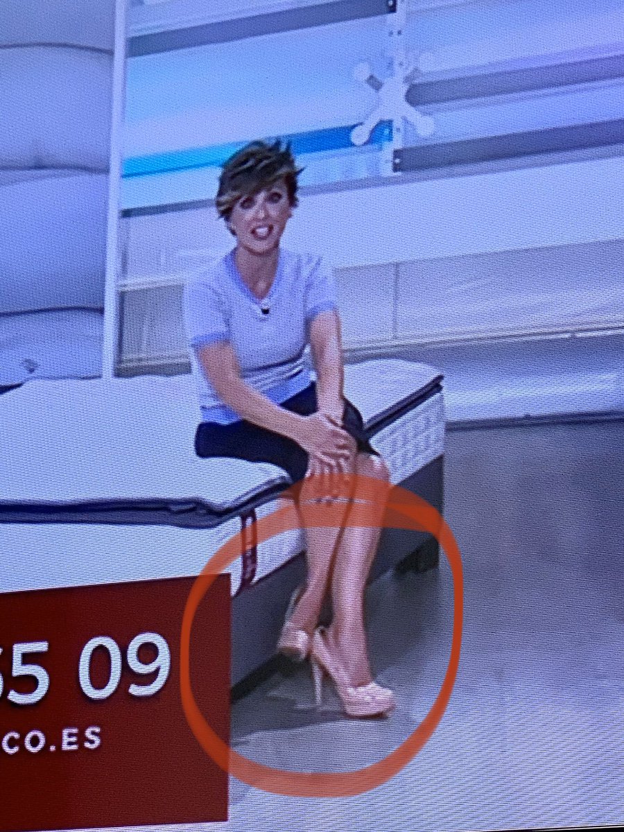 churrimerengui's tweet image. Todo muy bien con el colchón pero...y los zapatos??? 🤔 #yaesmediodia #GHVIP300