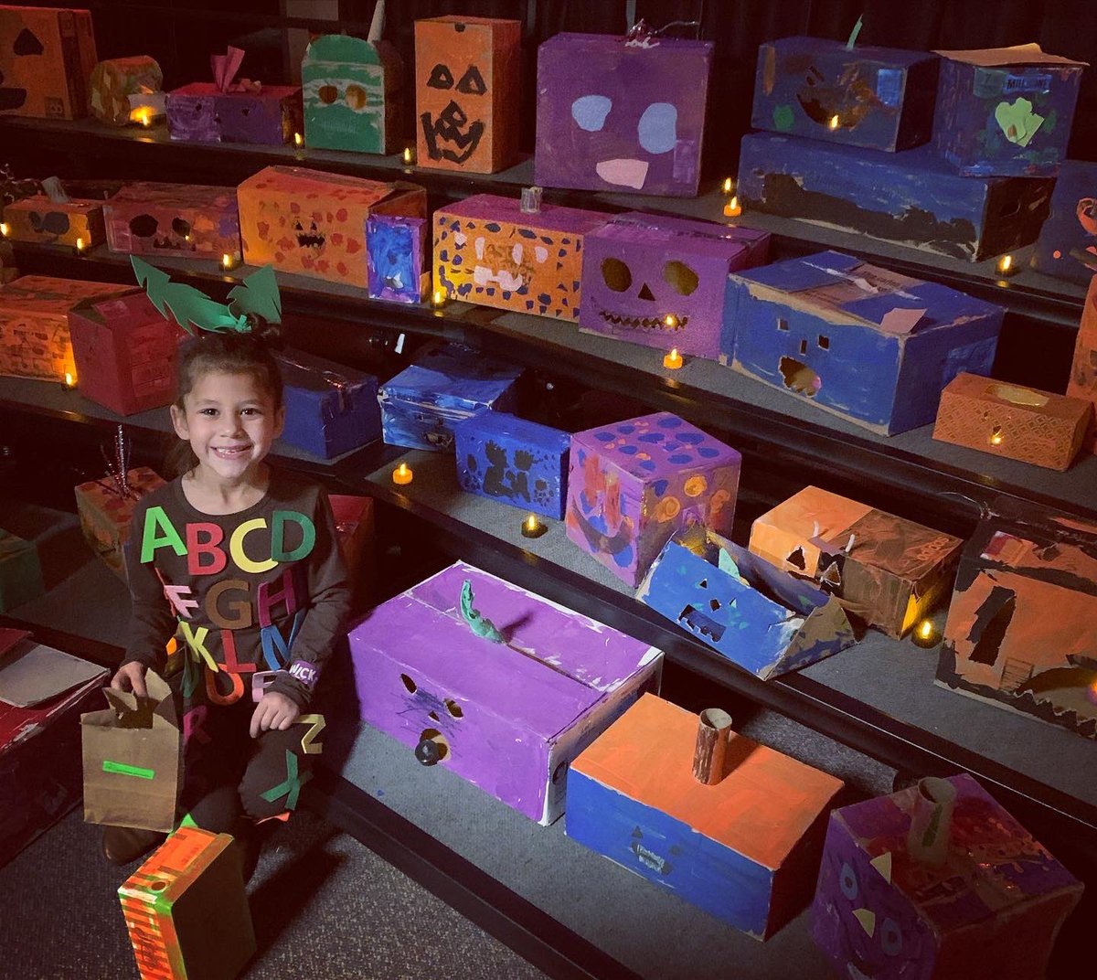 sara020798's tweet photo. Took a trip to the #spookleythesquarepumpkin Pumpkin Patch last night featuring square pumpkins painted by Tyler and her fellow #firstgraders ... seriously, this school has the cutest ideas EVER....😍 @mambrinosteam #yeshersweetteachercutoutallofthosepumpkins #loveher @msreolfi https://t.co/JRfjqjHBTL