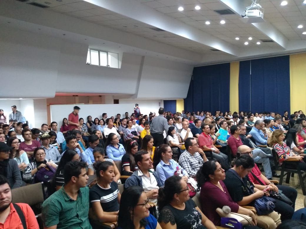 EgresadosFitec's tweet photo. Gracias a todos los egresados REDSEG informa éxito total en nuestro ciclo 3 de conferencias en el marco de la Cátedra de Desarrollo Laboral en el Aula Magna USTA https://t.co/RJ4Apw9K7M