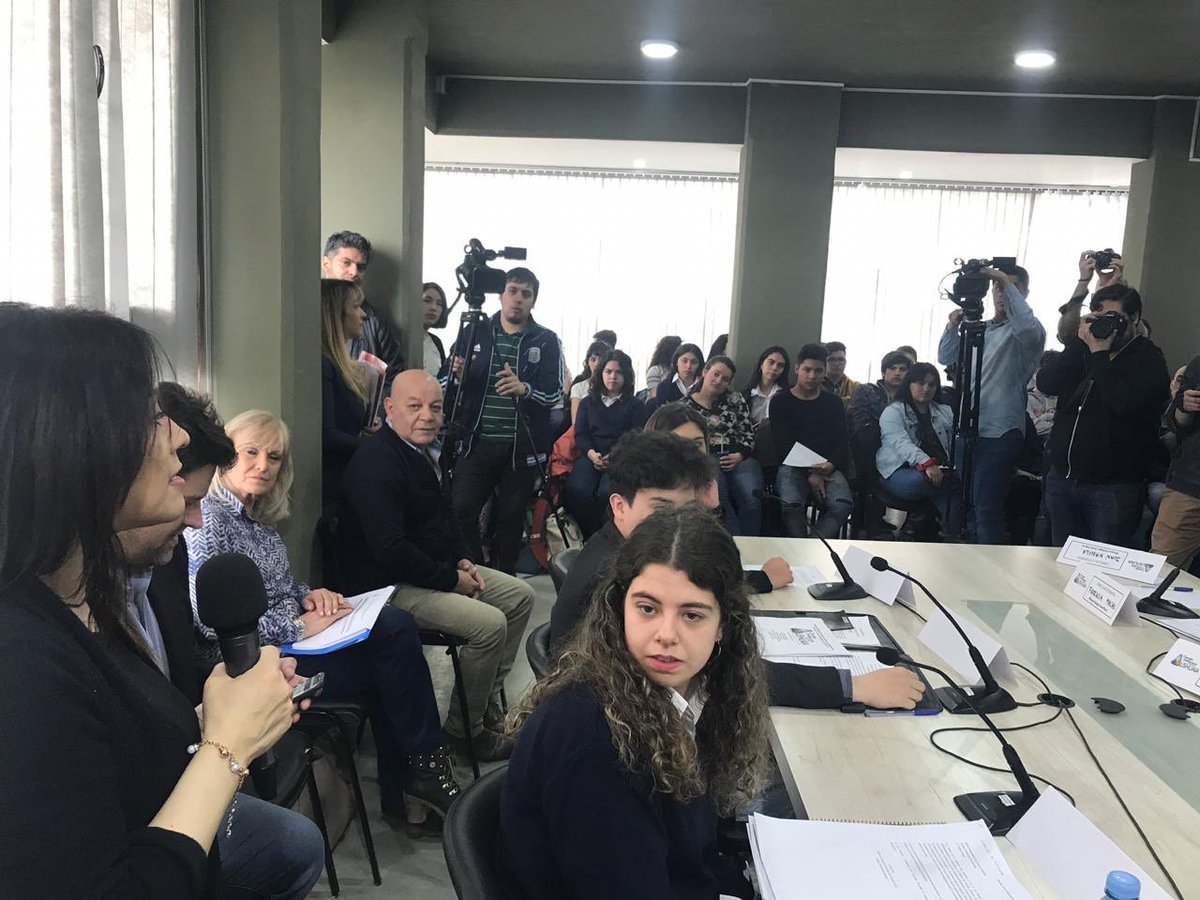 GastonAyalaMPF's tweet photo. Acompañamos junto con Mariana la sesión del Concejo Estudiantil Joven. Acción de fortalecimiento de nuestra democracia https://t.co/VNpz9R6ITB