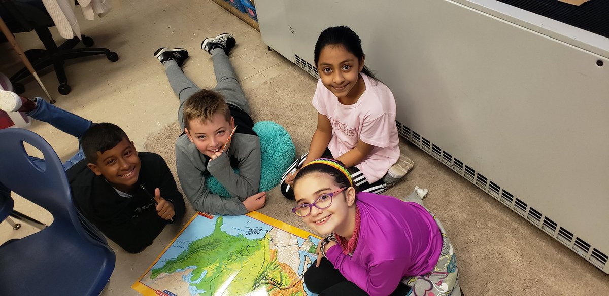 _MrsPetti_'s tweet photo. From research, to building, to mapping we have been submerged in Native American regions and heritage. @MargaretTruppa @MenloPark19 #5thgrade #hogan #Pueblo #igloo #wigwam #chickee #plankhouse https://t.co/V0i29CekfV