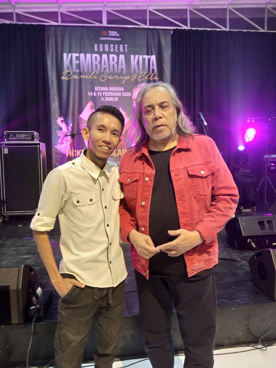 anagurlz87's tweet photo. Bersama legend rock tanah air, Ramli Sarip & Ella. Bagi korang yg ingin bertemu dengan mereka, saksikan di Konsert Kembara Kita pada 14 & 15 Februari 2020 di Istana Budaya.😎
#RamliSarip #Ella #RamliSaripOfficial #KonsertKembaraKita #PropaRangers #LFProduction #PropaTV https://t.co/lQM0kbmDTR