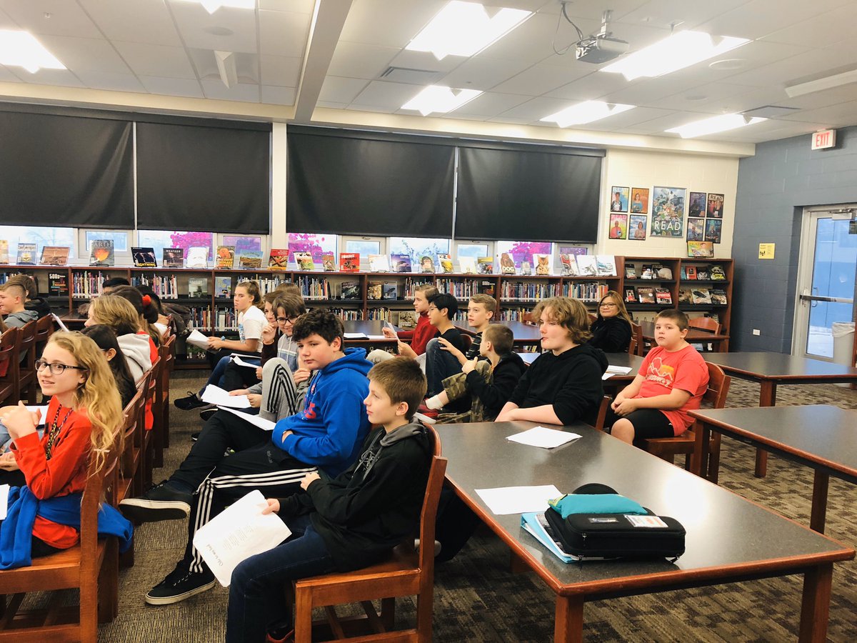 MMSLibrary118's tweet photo. Poetry in the library with 7th grade! @ZootMs and @MatthewsMS118 #mms118life https://t.co/LQqUD1a16r