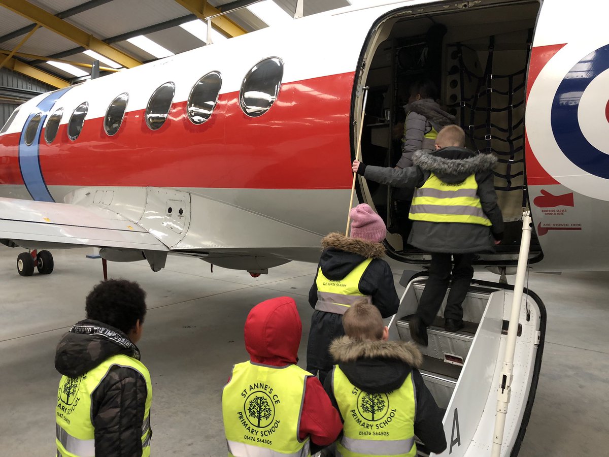STAClassYear2's tweet image. We’ve had such an amazing day at the Newark Air Museum! #teamstannes