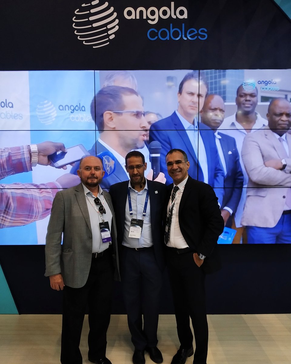 angola_cables's tweet photo. Encontro do CEO #AntónioNunes com Júlio Cavalcante, Secretário Executivo de Serviços da SEDET Ceará e Eduardo Neves, Presidente da ADECE no stand da Angola Cables em @FuturecomEvento
#AngolaCables #FutureCom #FutureCongress #ConnectiontoEverything https://t.co/uQkdyT1N7g