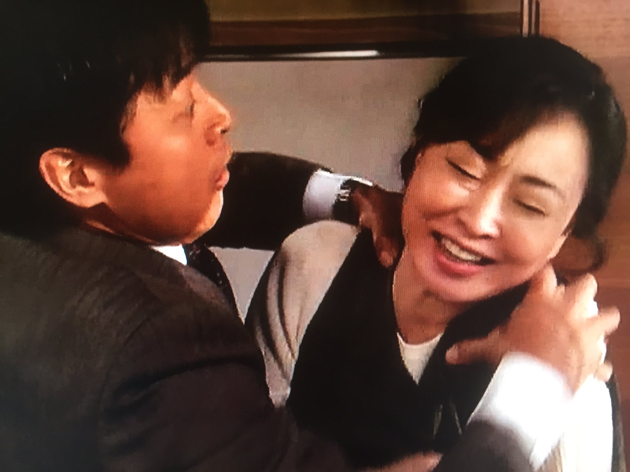 不覚悟 牡丹と薔薇 川上麻衣子が 北原佐和子が神保悟志に贈ったダイヤを飲み込んで 美味しい 美味しい アハハハハ 美味しいわあ 狂っとる T Co 0za5jhpge5 Twitter