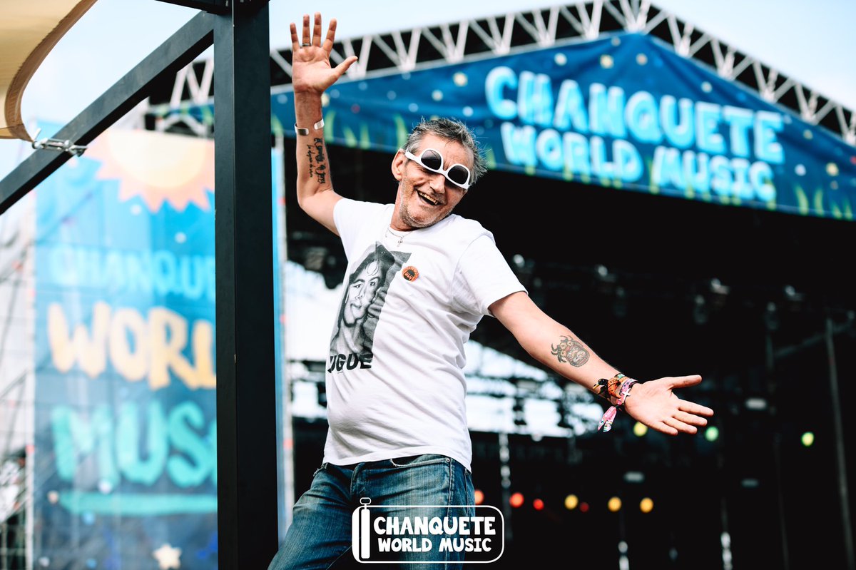 💙Nuestro amigo “Dandy” no se pierde ni un festival! Y tú? Eres festivalero? ⚡️🎸
.
.
#chanqueteworldmusic #nerja #elplayazo #festivaldeverano #endofthesummer