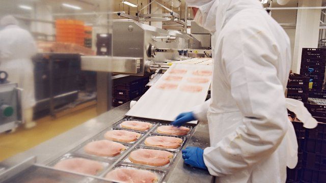 Le groupe Detry se scinde en trois entités 🥩🏪
En janvier prochain, le groupe #charcutier basé à Aubel comptera trois branches distinctes: la production de #charcuteries, le commerce de détail et les activités de #grossiste.
buff.ly/31U4ImU