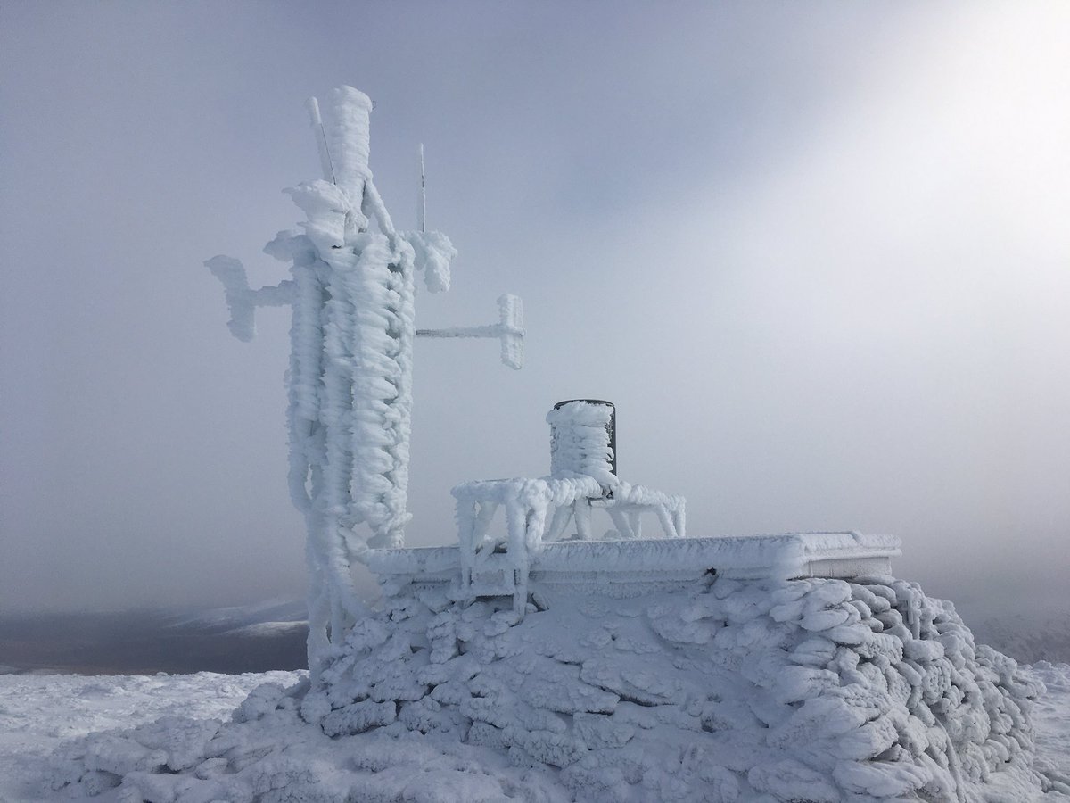 bikebirdclimb's tweet photo. Itβs starting to feel a bit more like winter in the #Cairngorms #Autmnwatch https://t.co/9ItjfZAoqx
