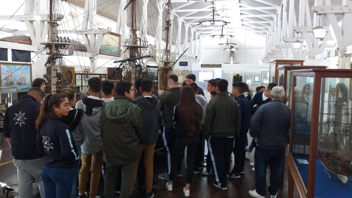 #BuenMiécoles 

Hoy nuestro #MuseoNavaldelaNación recibió visitas, queremos agradecer al Liceo de Navegación Fluvial de Santa Fé  por venir! 

#ConoceTuMuseo #TuMuseo #visitasdidácticas #Tigre #MUNN 

<a href="/Armada_Arg/">Armada Argentina</a> @MindefArg <a href="/vivi_tigre/">Viví Tigre</a>