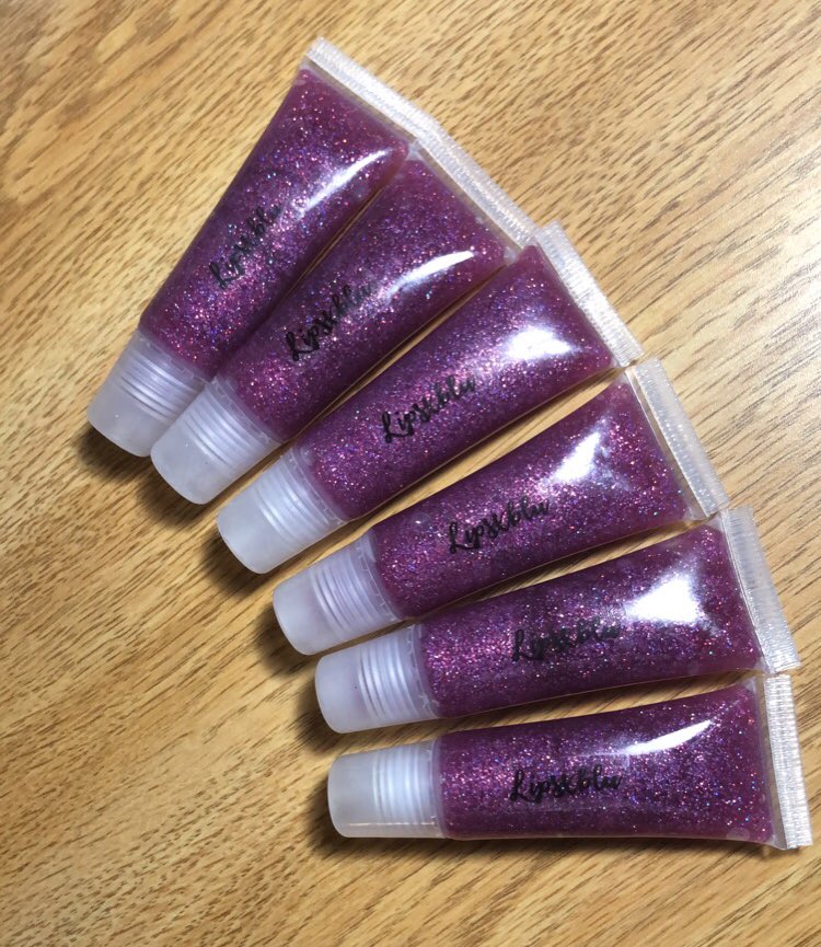 lipsxblu's tweet photo. NOW INTRODUCING: GENIE 🧞‍♀️ 
Genie is a fruit punch flavored purple glitter gloss. ————————————————
#lipsxblu #lipsbyblu #lipgloss #newcoloralert #glittergloss #cleargloss #blackownedbusiness #dmvbased #dmvbusiness #crueltyfree #vegan #veganproducts #handmade https://t.co/UZq69SZLv7