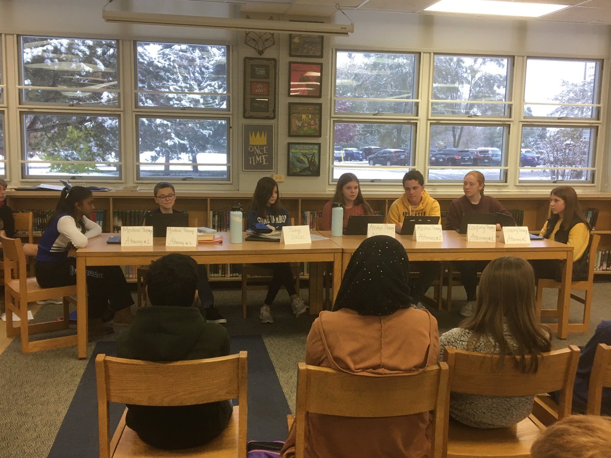HerrickAP's tweet photo. Awesome debates going on in 8th grade English class #HEdg58 #dg58learns https://t.co/LYxrY7QFxI