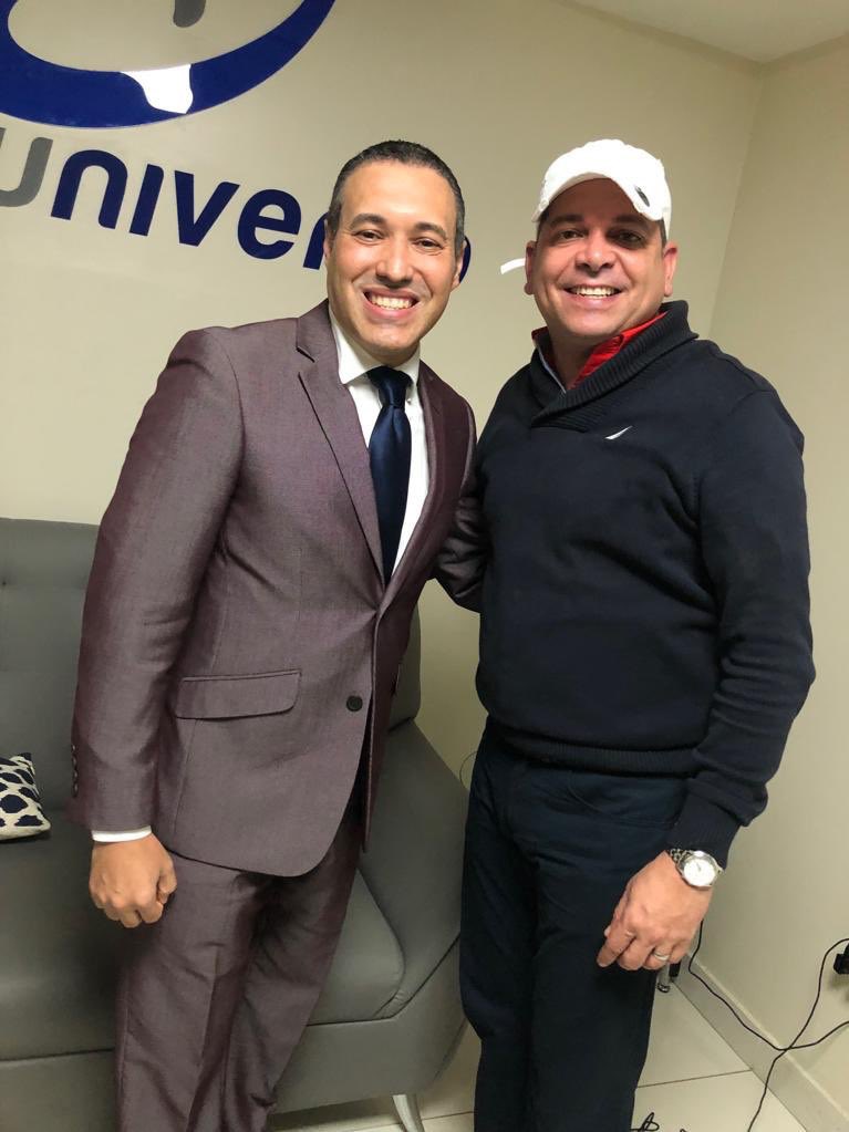Papitocruzrd's tweet photo. Con el buen amigo comunicador y quien se ha convertido en el motivador de mayor incidencia en el país Albert Marte. 
:
:
:
:
:
#PapitoCruz #AlbertMarte #FelizMiercoles #motivador #Instagood #Photooftheday #cute #me #SantiagoRD https://t.co/8fTHJZEgQj