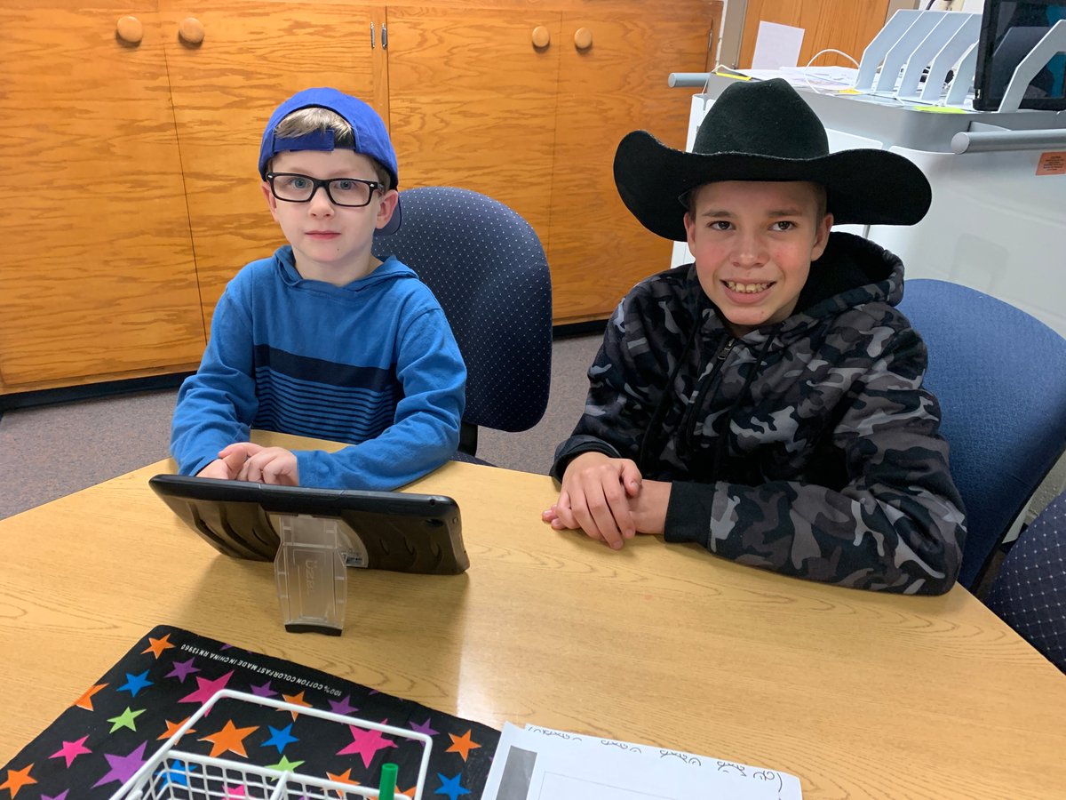 InmanSchools's tweet image. This project just got REAL for my 6th Graders! They met their 1st/2nd Grade clients &amp;amp; got the scoop on the monsters they are digitizing! What a partnership!  @coachpilly @regehr_kelli #DriveStudentSuccess #MultiAgeLearning via @techytamara