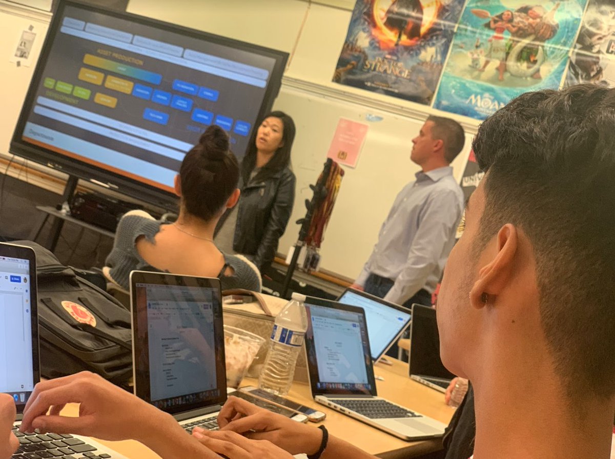 VOCESmagnet's tweet photo. At Valley Oaks Center for Enriched Studies, you can expect a rigorous but FUN curriculum by choosing one of our 4 pathways that's best for you! Enroll before November 15th! https://t.co/njeACXewRN 
#magnetschool #lausd #magnethighschool #sunvalleyhs #VOCESmagnet #AVID #mediaarts https://t.co/WLj8ZXVM7y