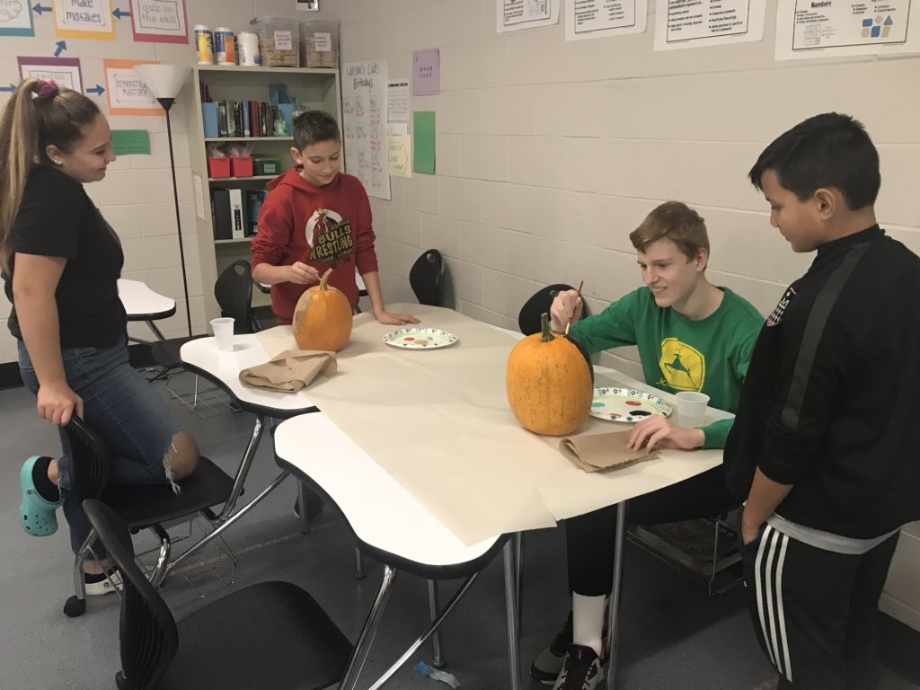 sarlars85's tweet photo. It’s a Larson Family Halloween!  Larson’s Cubs are celebrating the season by decorating pumpkins! #Act4Impact #proud2br3 @TMS_Trojans https://t.co/JrYEsZo78z