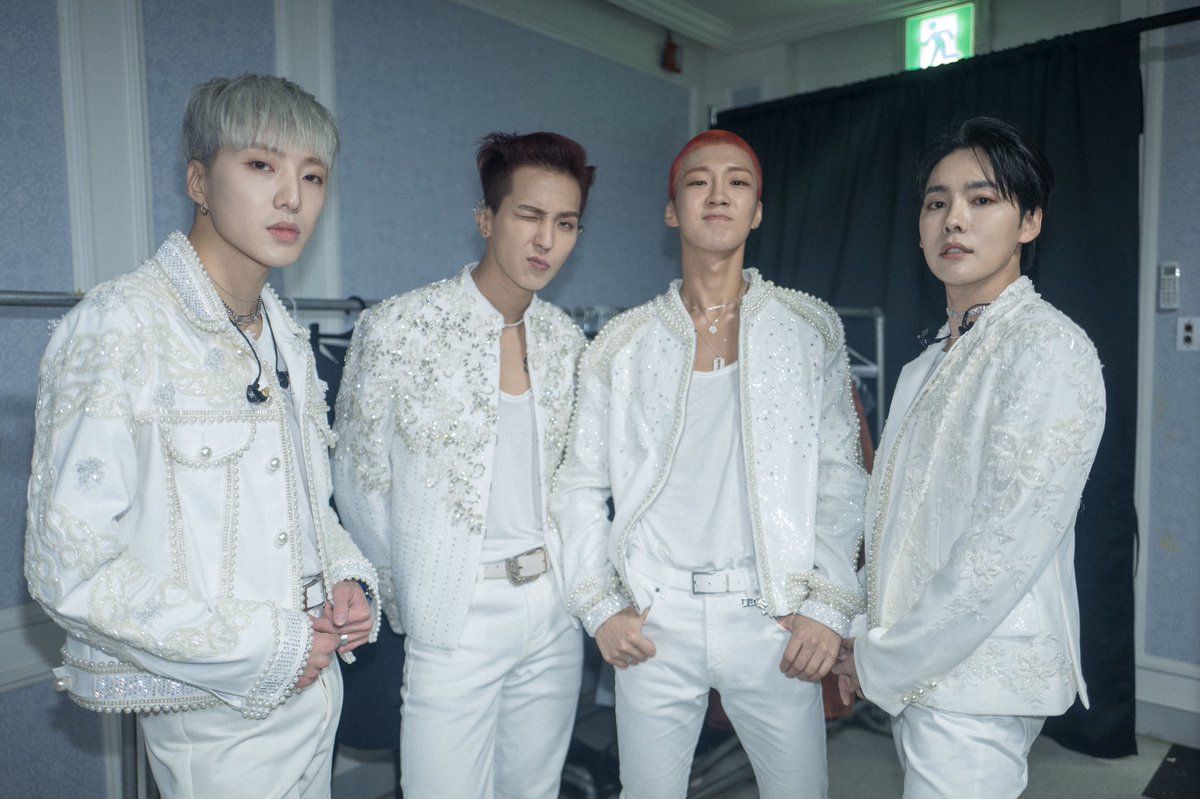 official_yoon_'s tweet photo. 인서들 덕분에 진짜 최고의 이틀이었어요 고마워요 인서💙💙💙💙 (감사인사가 너무 늦어버렸네요...😭) https://t.co/jqvc84LhAo