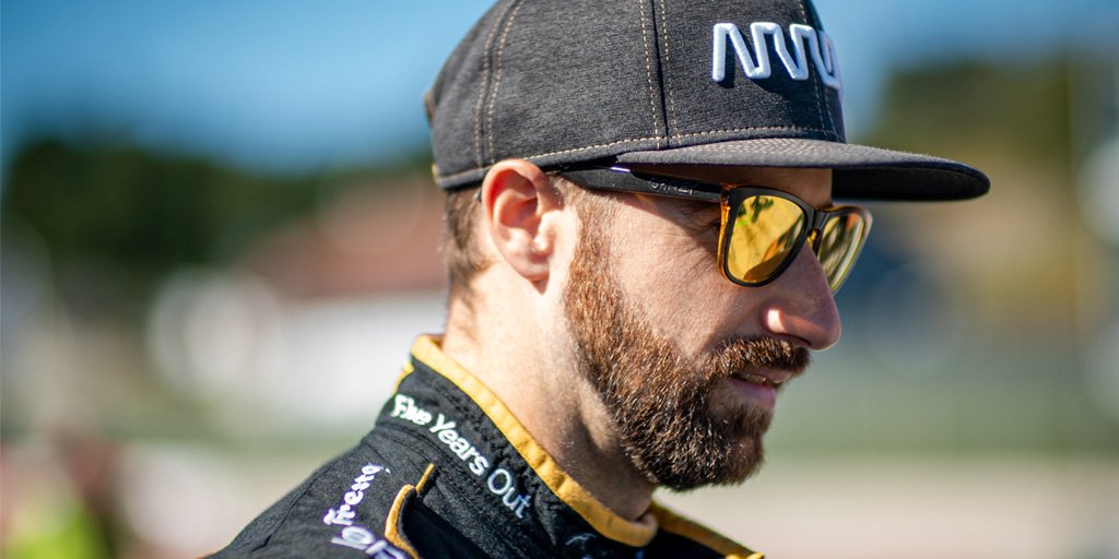 ArrowMcLaren's tweet photo. Arrow McLaren SP and James Hinchcliffe have parted ways ahead of the 2020 IndyCar season. We want to thank James for his passion and commitment to the team over the last five years and we wish him all the best for the future. https://t.co/ep5DQTskRl
