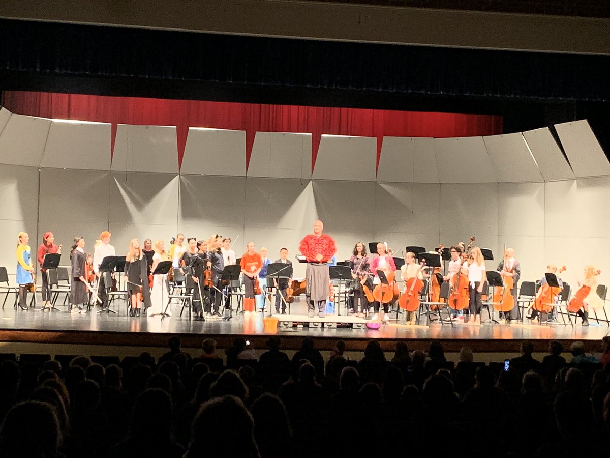 RCEMiddle's tweet photo. Thankful for Mr. Saliny’s investment in our students each day. Great job by our #RCEstrings🎻 students at last night’s concert! #teamRCE🐾 https://t.co/666fNos3SP