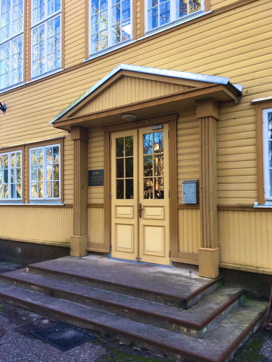 MFiabanova's tweet photo. Visiting Kärdla Põhikool, progressive public school at Hiiuma island where we got to talk to the innovative management. #strongcommunityleadstobetterlearning https://t.co/lE5CVxLQwY