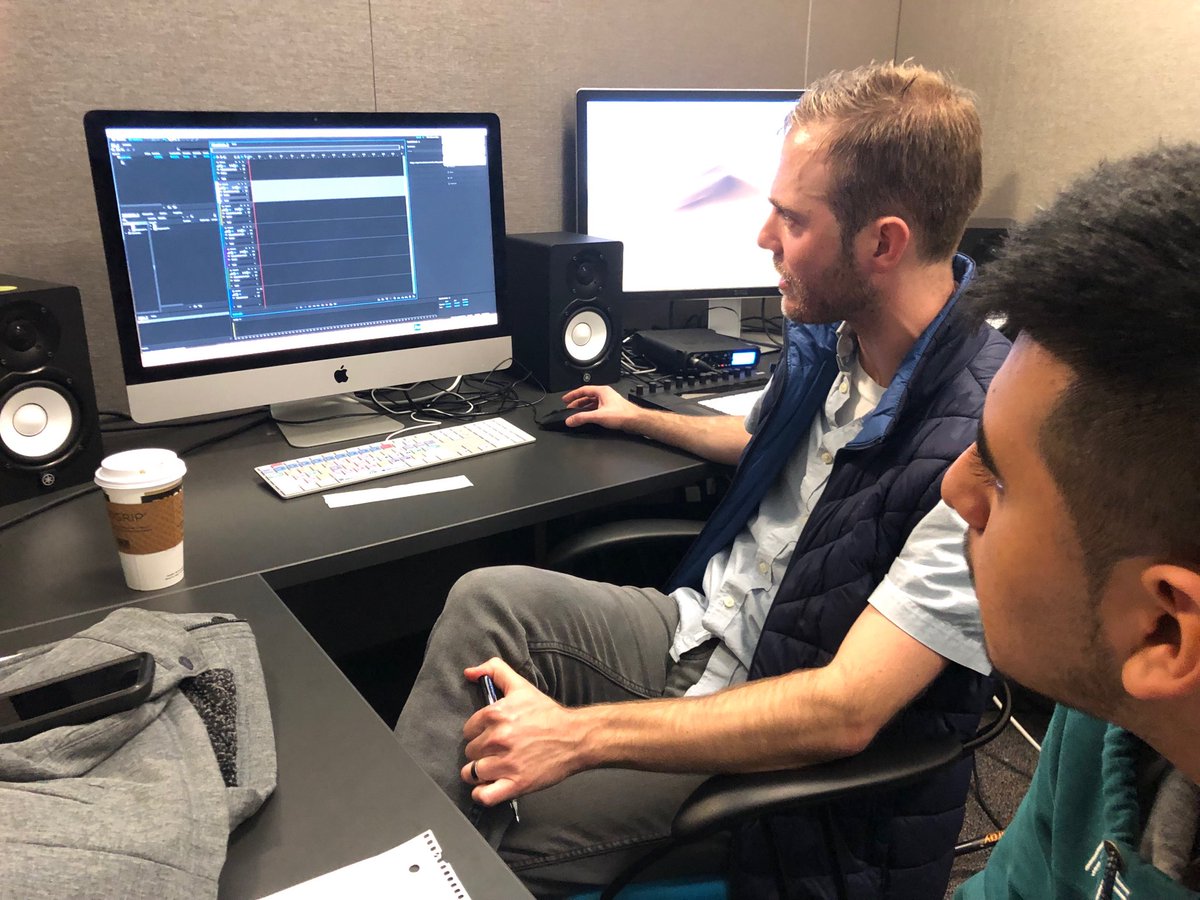 Worwood's tweet image. Sound Designer and Audio Director, ⁦@JustinMatley⁩ visits ⁦@UConnStamford⁩ Innovation Collaboration Space (ICS) to chat about the sound basics all students should know. ⁦@UConnDMD⁩