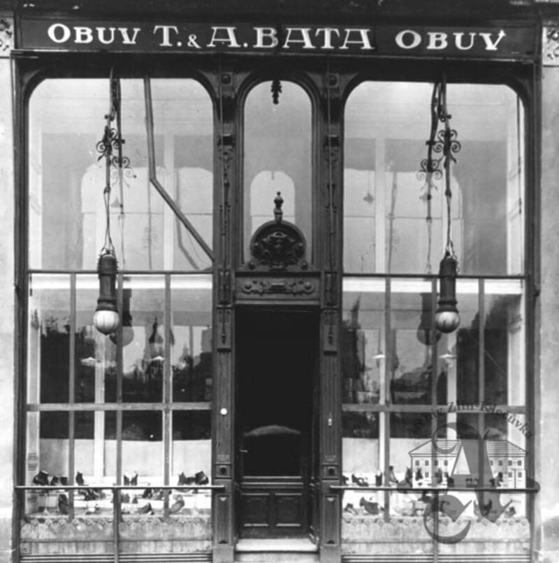Mamidatos's tweet photo. Bata celebra 125 años https://t.co/LfRJVYtmMo https://t.co/bxRXN1CYP1