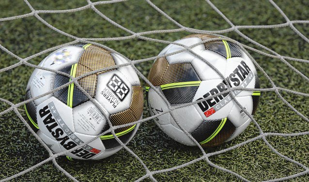 Vandalisme bij DSS: grasveld bespoten met Roundup VARIK/HEESSELT De wedstrijd DSS'14-MOSA'14 die zondag op het programma stond, is afgelast. Dit had te maken met de aanleg van een nieuwe grasmat op de velden van DSS. Die nieuwe... twib.in/l/yMa8KqzxpE4g